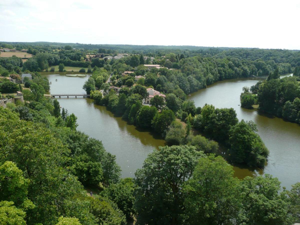 Alba Melusine Bed & Breakfast Vouvant Екстериор снимка