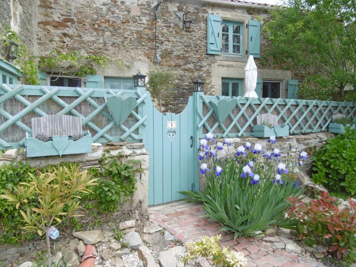 Alba Melusine Bed & Breakfast Vouvant Екстериор снимка