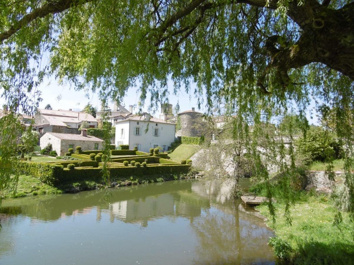 Alba Melusine Bed & Breakfast Vouvant Екстериор снимка