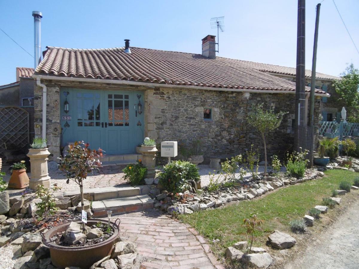 Alba Melusine Bed & Breakfast Vouvant Екстериор снимка
